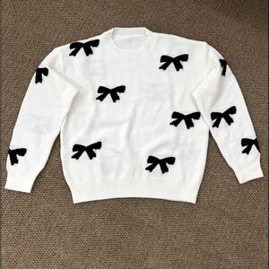 Elegant Crew Neck Butterfly Pattern Knit Pullover Sweater with Bow Details